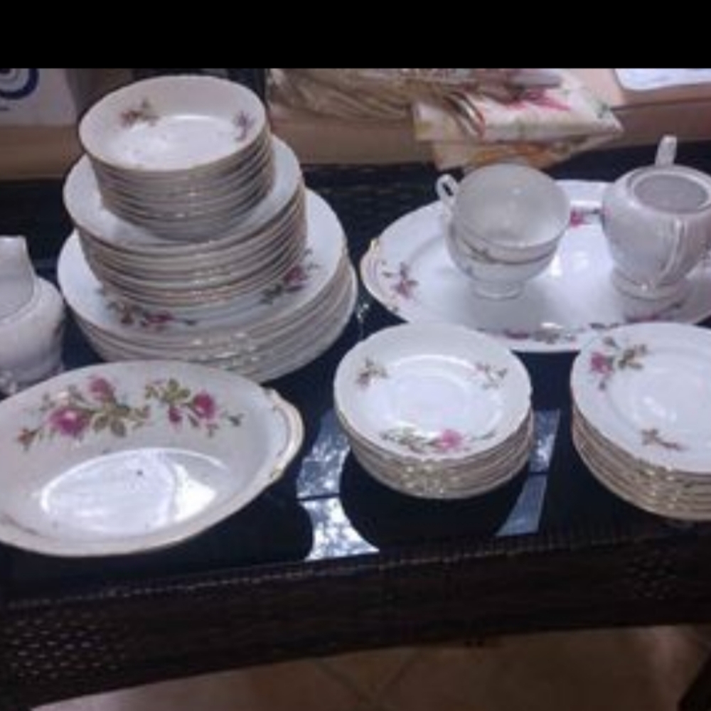 Royal Rose Dinette Set